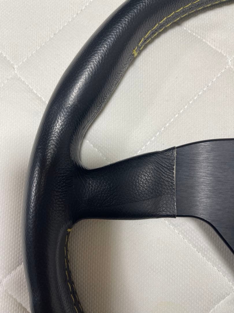 momo ステアリング　ヴェローチェV35