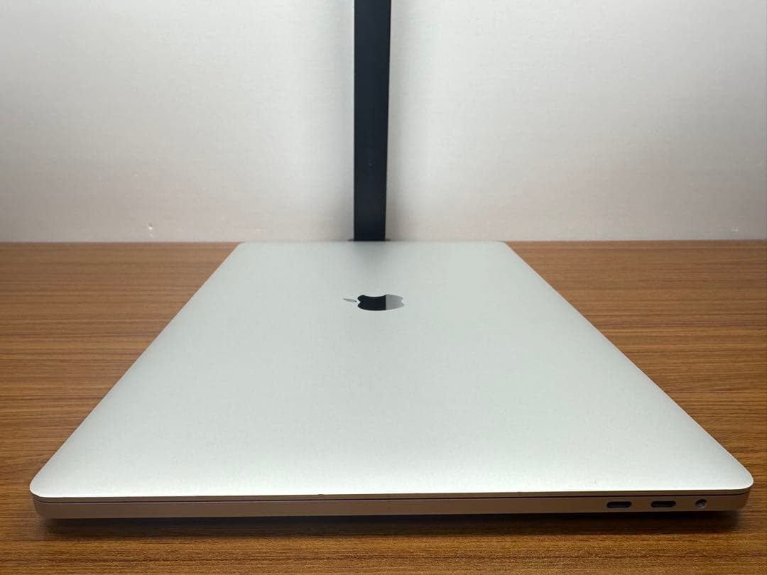 MacBook本体 MacBook Pro 2019 16inch i7 16Gb 512Gb