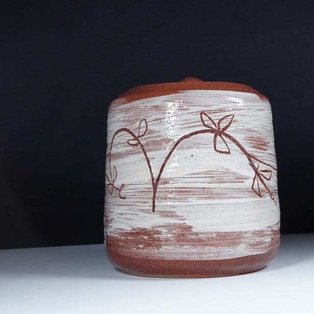 大樋年朗　刷毛目草花水指　堀内宗完御書付　塗蓋朱書き花押　共箱　茶道具