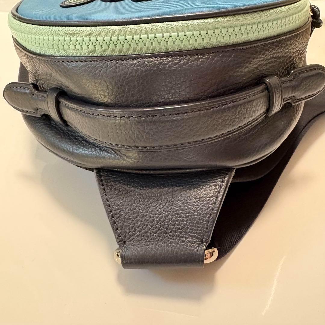 専用極美品　コーチ　ワンショルダーボディバッグ　ネイビー　レザー　ロゴワッペン