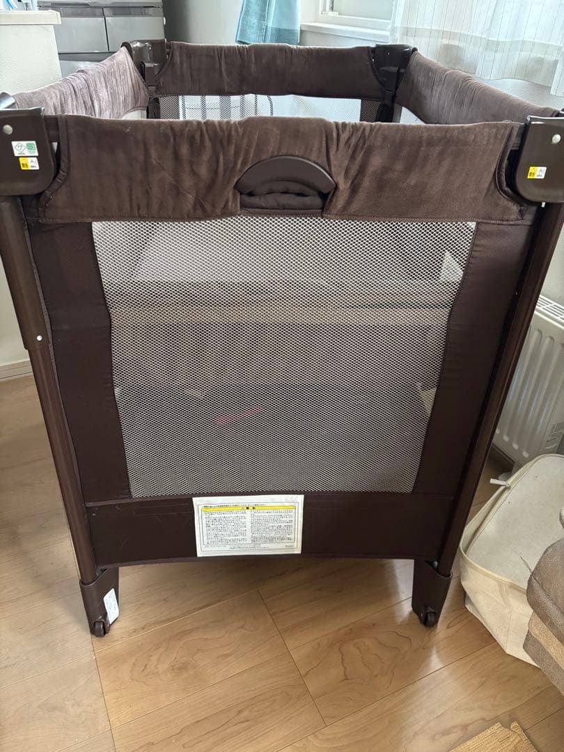 アップリカ　ココネルエアープラス　ブラウン　ベビーベット