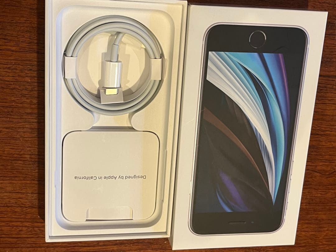 Apple iPhone SE (第2世代) ホワイトA2296 SIMフリー