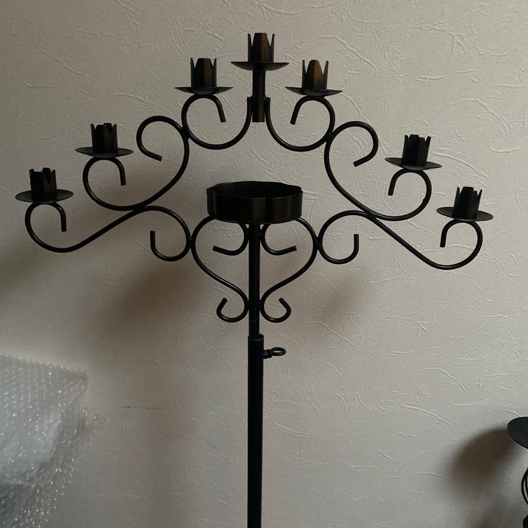 黒色金属製6灯キャンドルスタンド