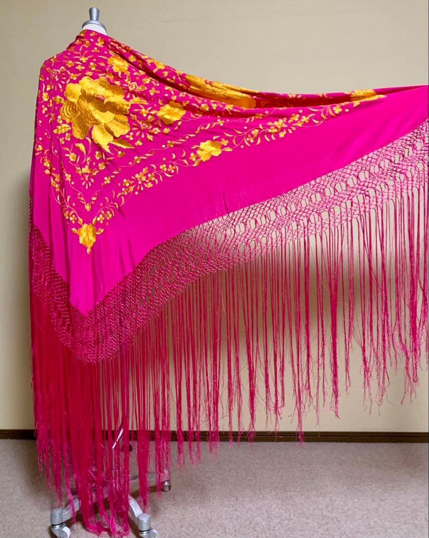 フラメンコ衣装　大判シルクマントン　132✖️1:30㎝　四角形