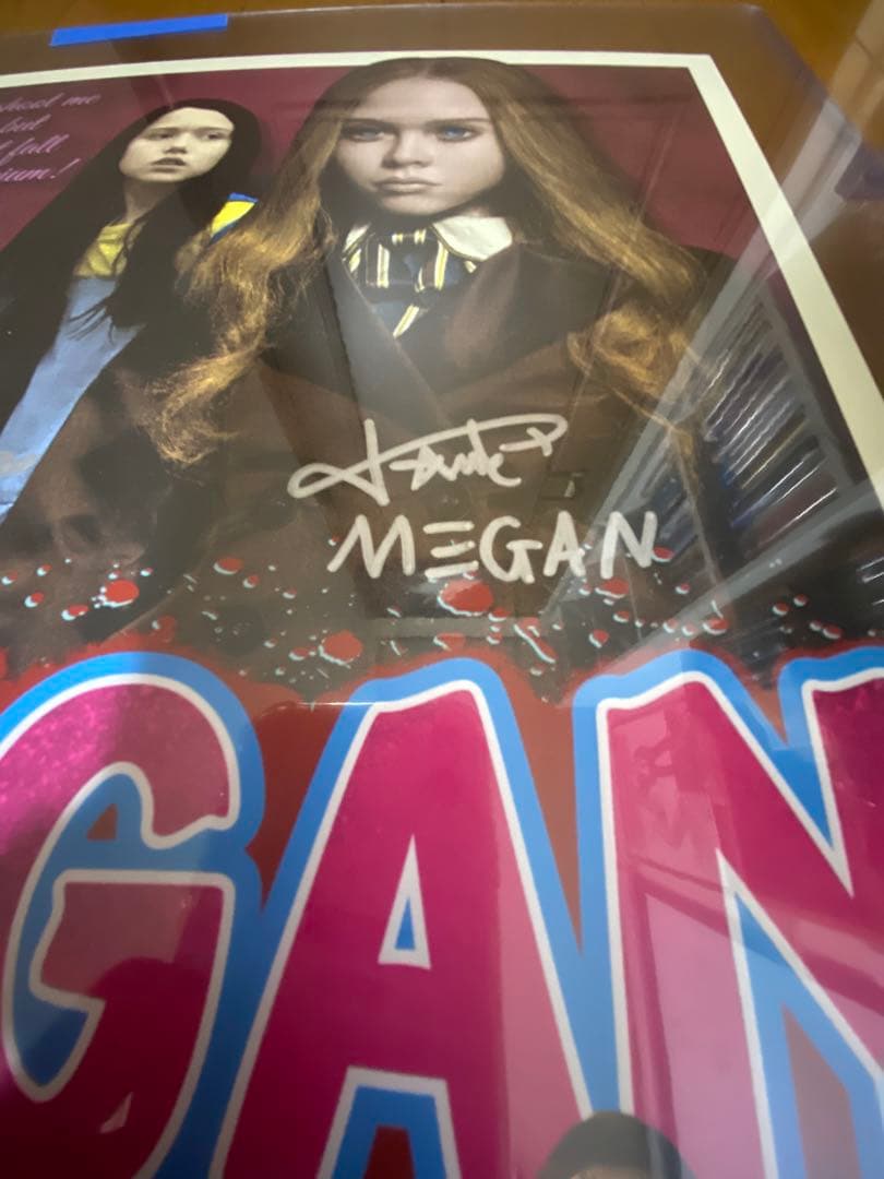 MEGAN autograph 直筆サイン ミニポスター