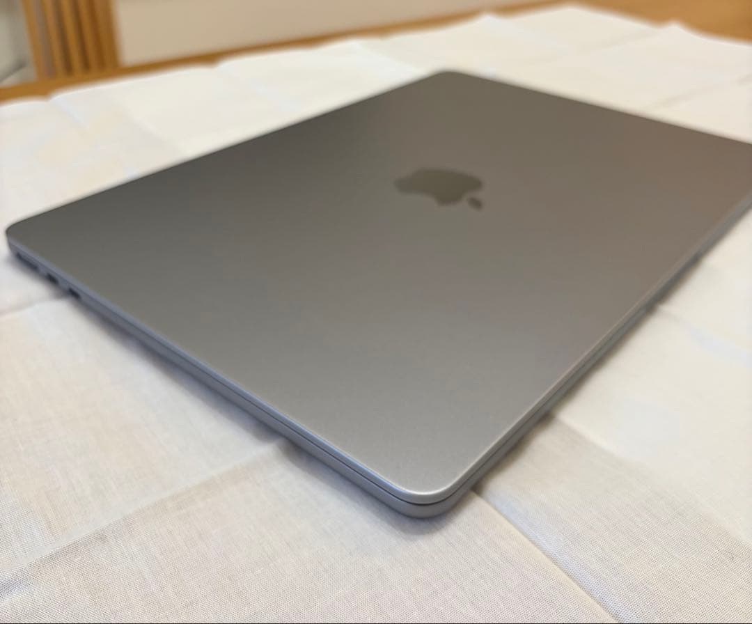 MacBookAirM3美品13インチ16GB256GB放電29回箱付