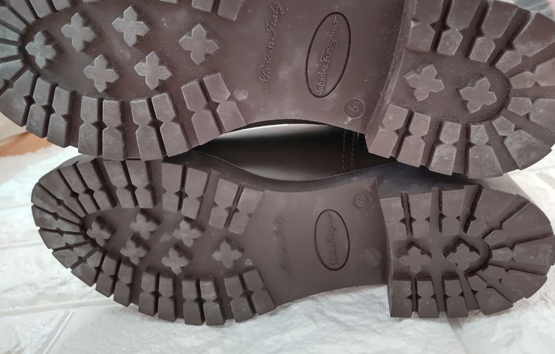 【フェラガモ】レインブーツ