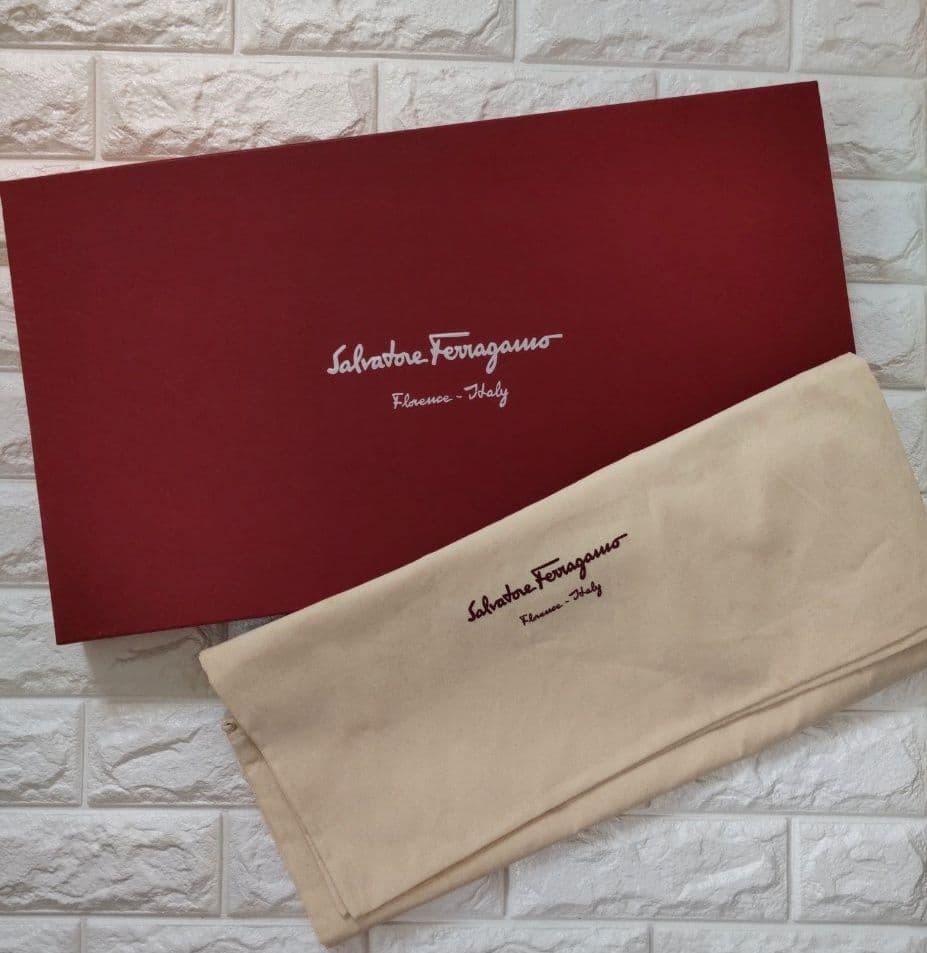 【フェラガモ】レインブーツ