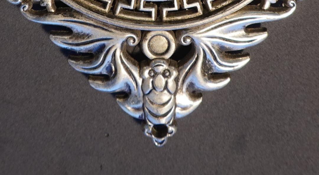 倒福 幸運を招く中国の扉の飾り