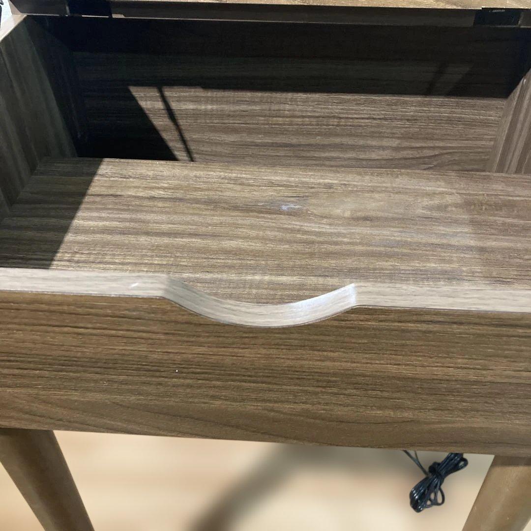 YU-MI⭐︎ ブラウン木製ドレッサー　スツール、コンセント付、収納力抜群