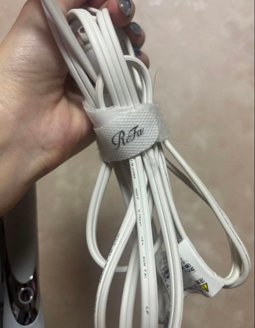 値下げ！最新モデル リファ ストレートアイロンプロ 海外対応