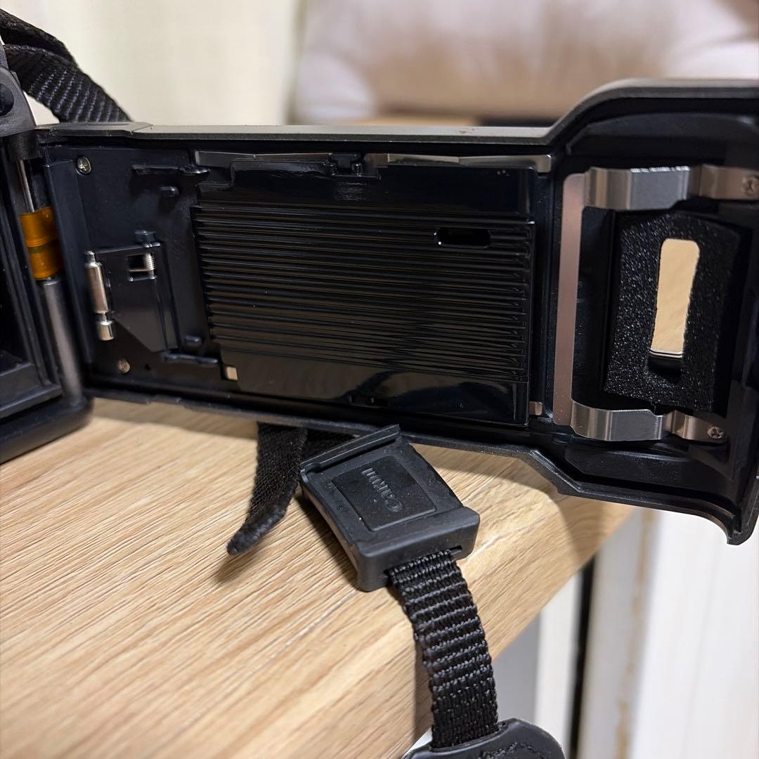 【希少品】Canon EOS Kiss 7 一眼レフカメラ