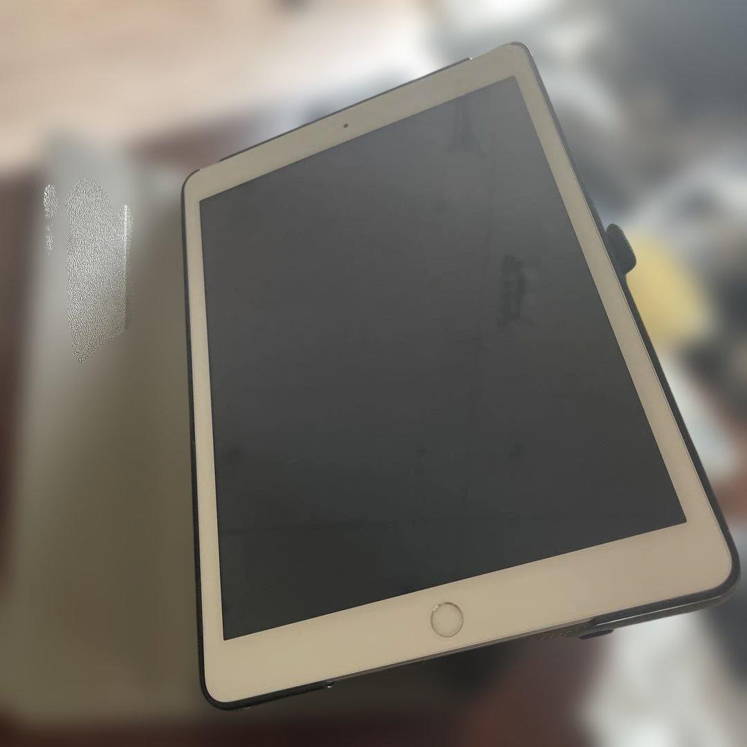 新*参様 iPad（第8世代）32GB Wi-Fi + CellularモデルS