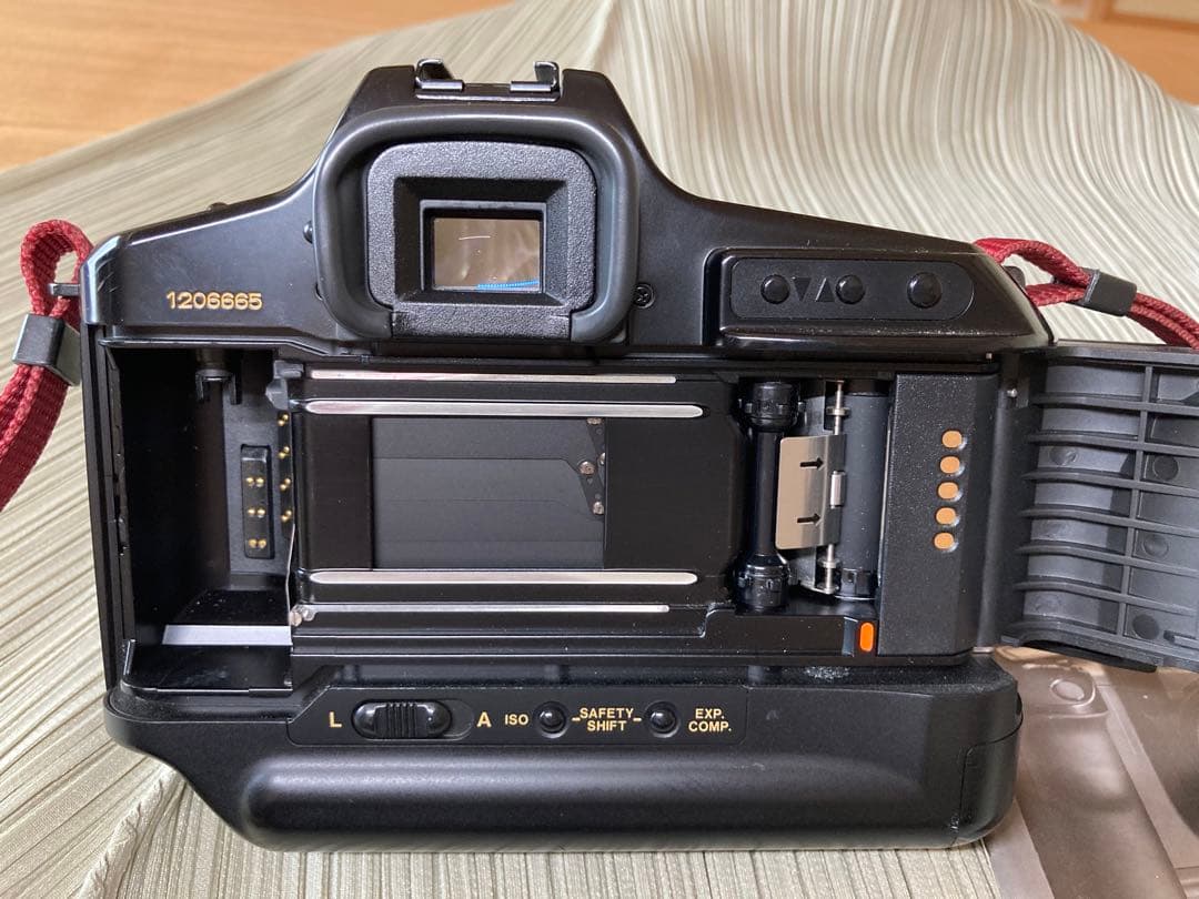完動美品Canon T-90セット　フィルム一眼レフの最高峰