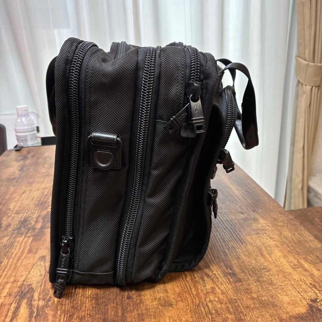 ビジネスバッグ ブラック 収納力高