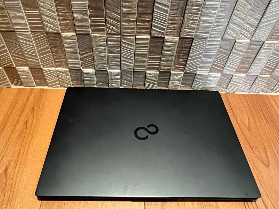 富士通 LIFEBOOK U9313/NX / Core i5-1235U /