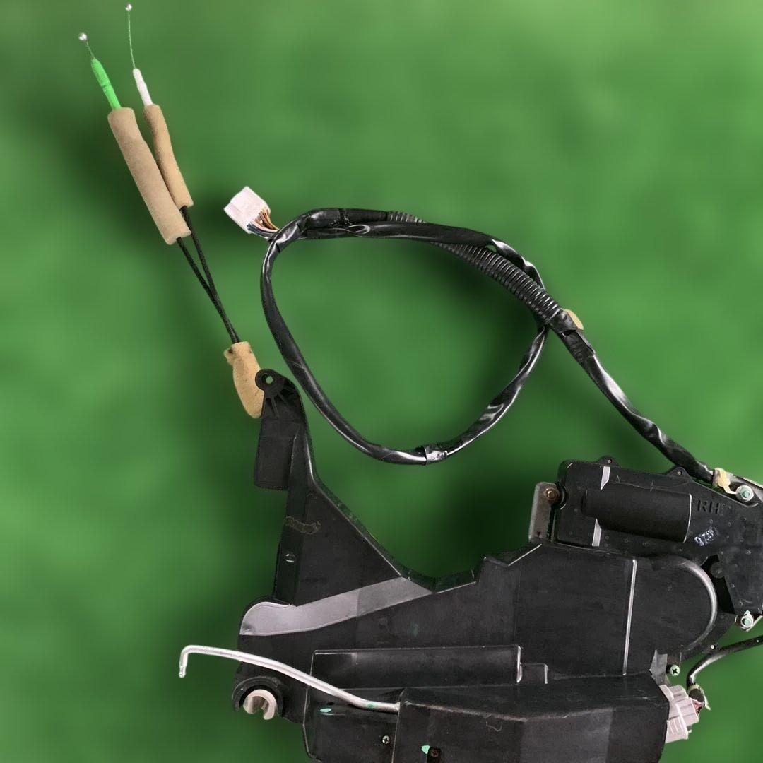 トヨタ　セルシオ　30 31 後期　純正ドアロックアクチュエーター　右前　中古品
