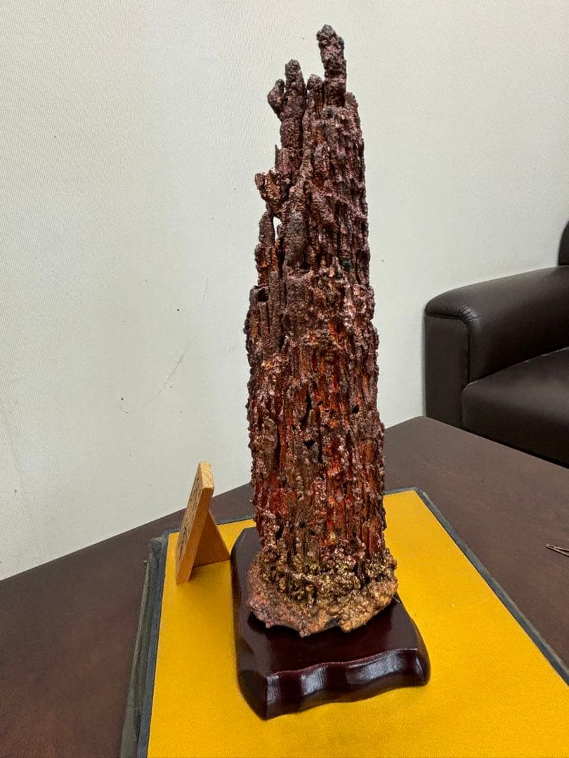 置物 ガラスケース入り 住友金属銅山　銅滴　塔状 木製台座付き