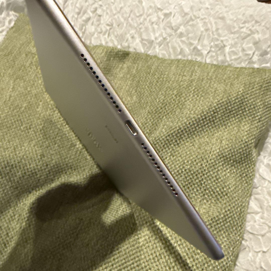 Apple iPad Air2シルバー 128GB Wi-Fiモデル