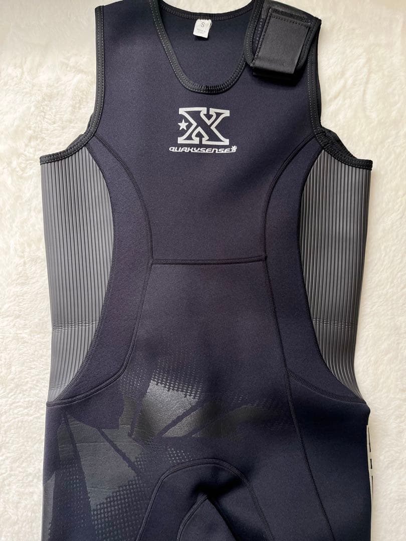 【美品】QUAKYSENSE ウェットスーツ メンズS ブラック セットアップ