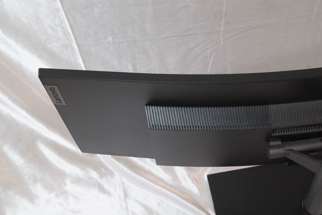 Lenovo 43.4インチ ウルトラワイド曲面モニター