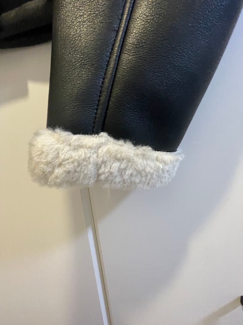 andrea&co. フェイクレザーボアブルゾン　ブラック　AUBREY