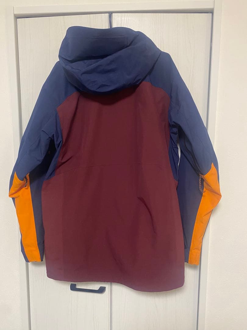 burton ak ジャケット　mサイズ