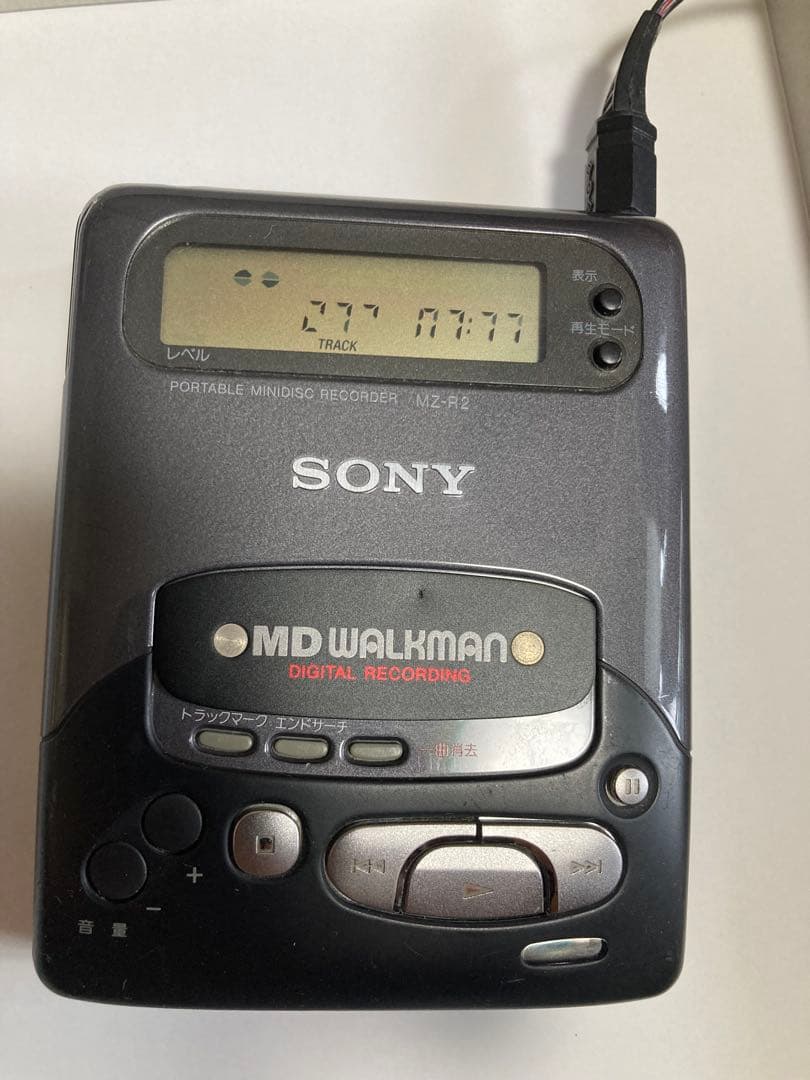 SONY MD WALKMAN MZ-R2 ポータブル　ジャンク　通電確認