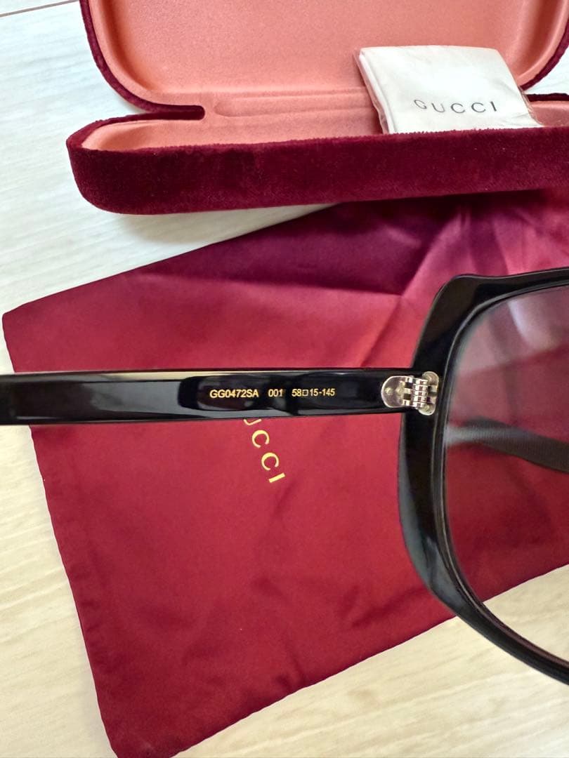 GUCCI ブラック オーバーサイズサングラス ケース付き　GUCCI正規店購入