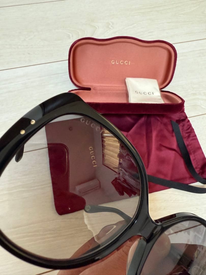 GUCCI ブラック オーバーサイズサングラス ケース付き　GUCCI正規店購入