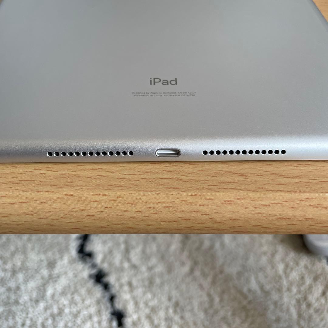 iPad本体 第7世代 32GB シルバー