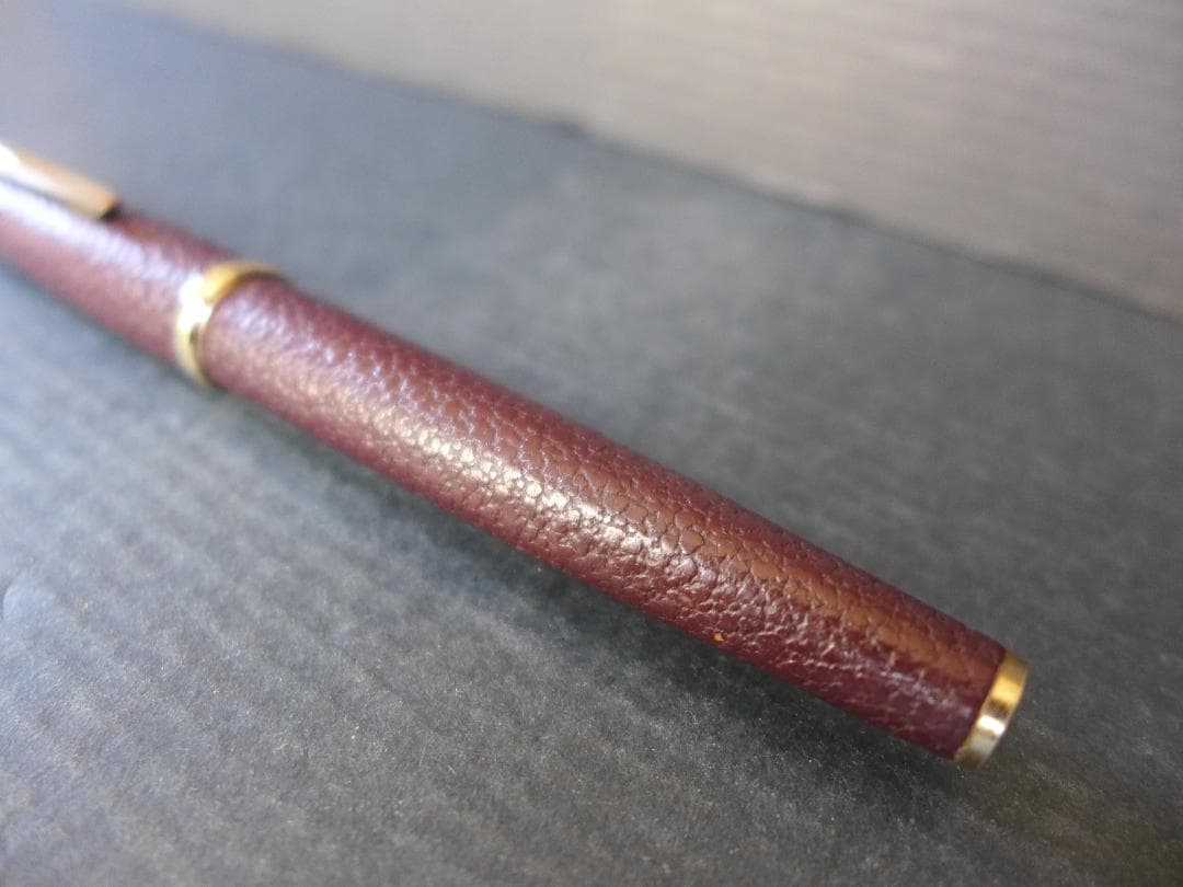 時代物　プラチナ万年筆　金属・皮製　ペン先:18K細軟 18 プラチナ　レトロ