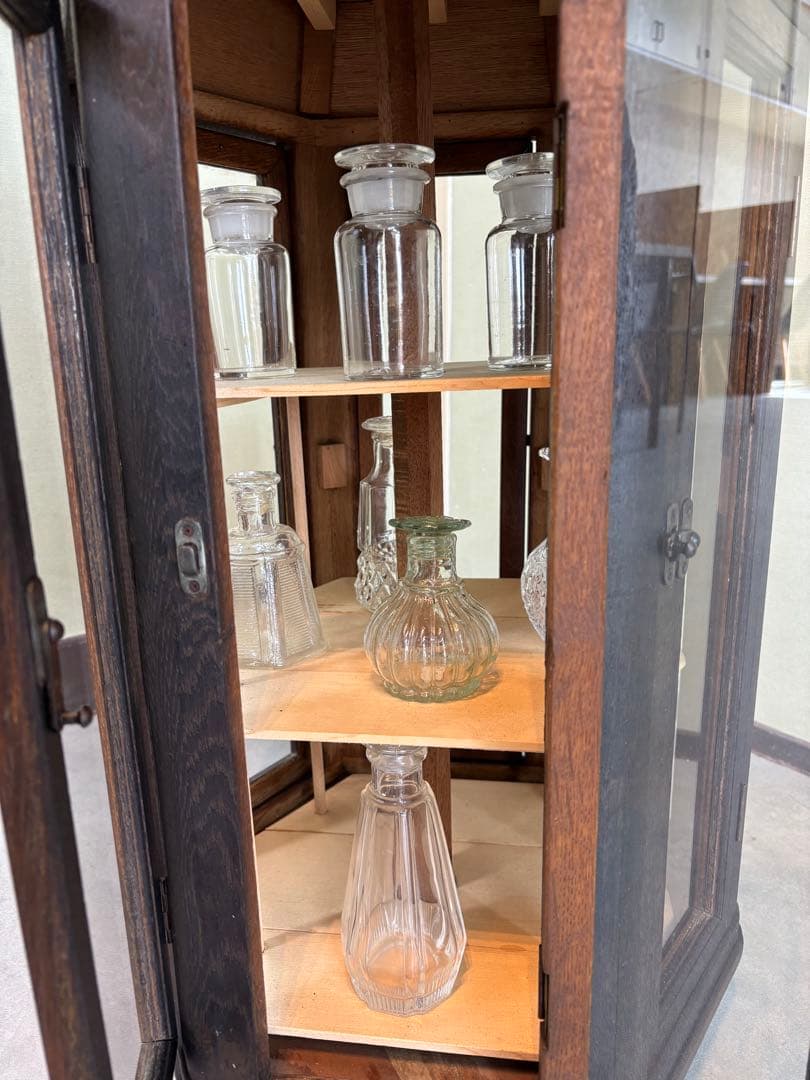 回転式 ヘキサゴン(六角形） ガラスケース 木製 アンティーク 6扉 3棚