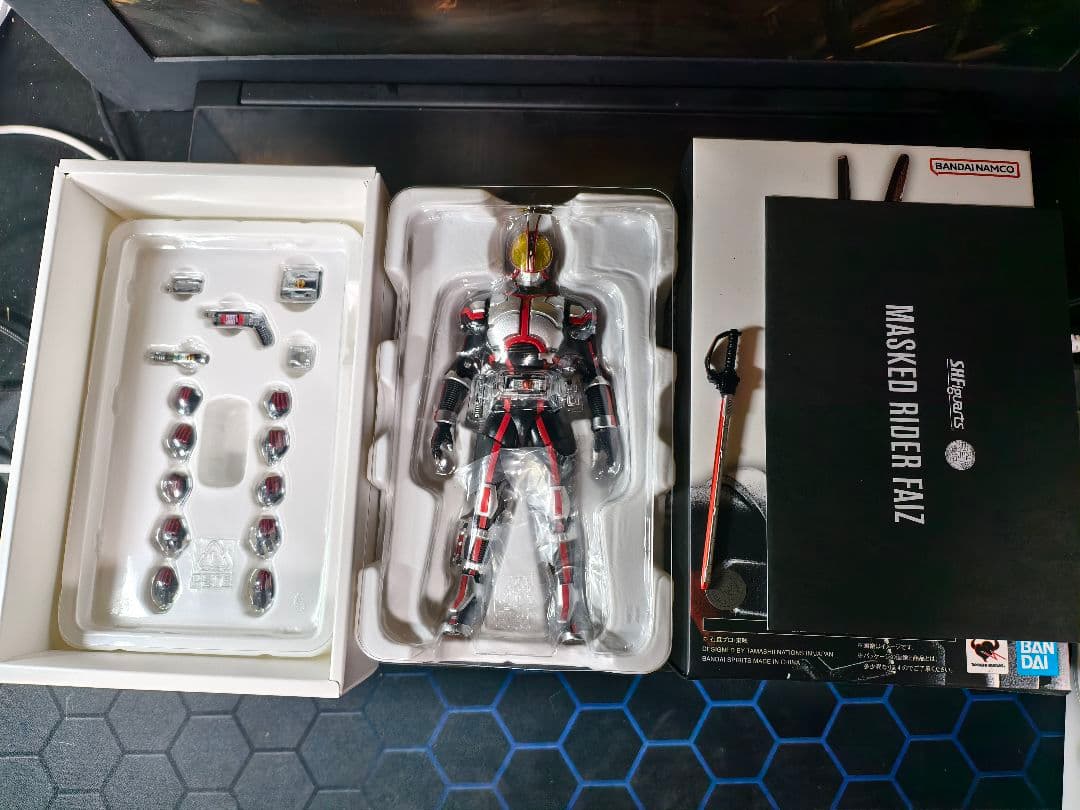 真骨彫　仮面ライダーファイズ　555