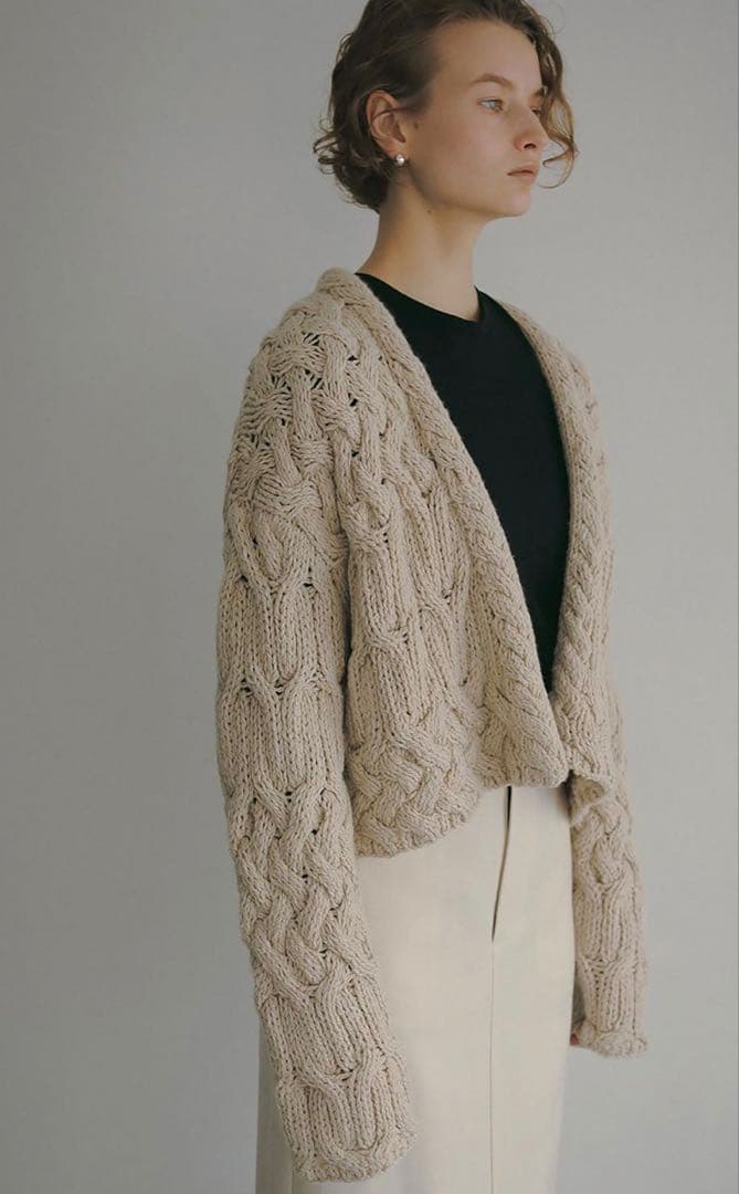 HER. 未使用 ハンドニットカーディガン ベージュ エトレ