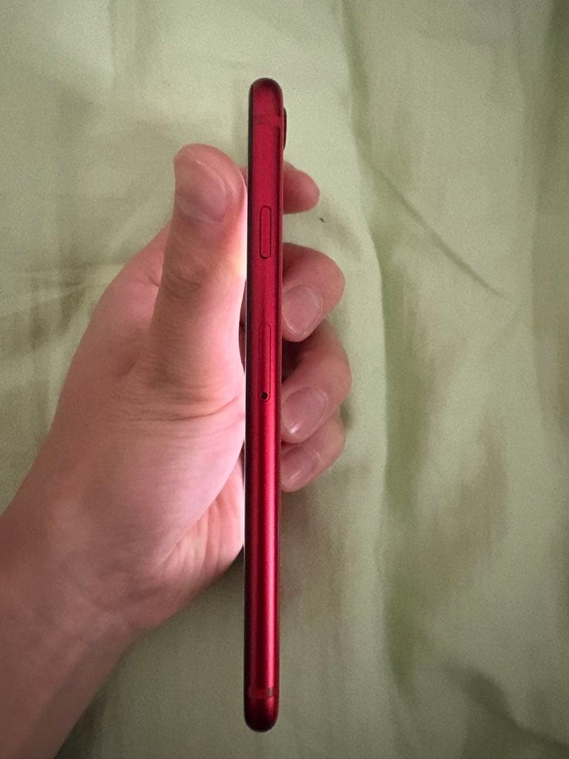 Apple iPhone SE 第二世代　赤　SIMフリー