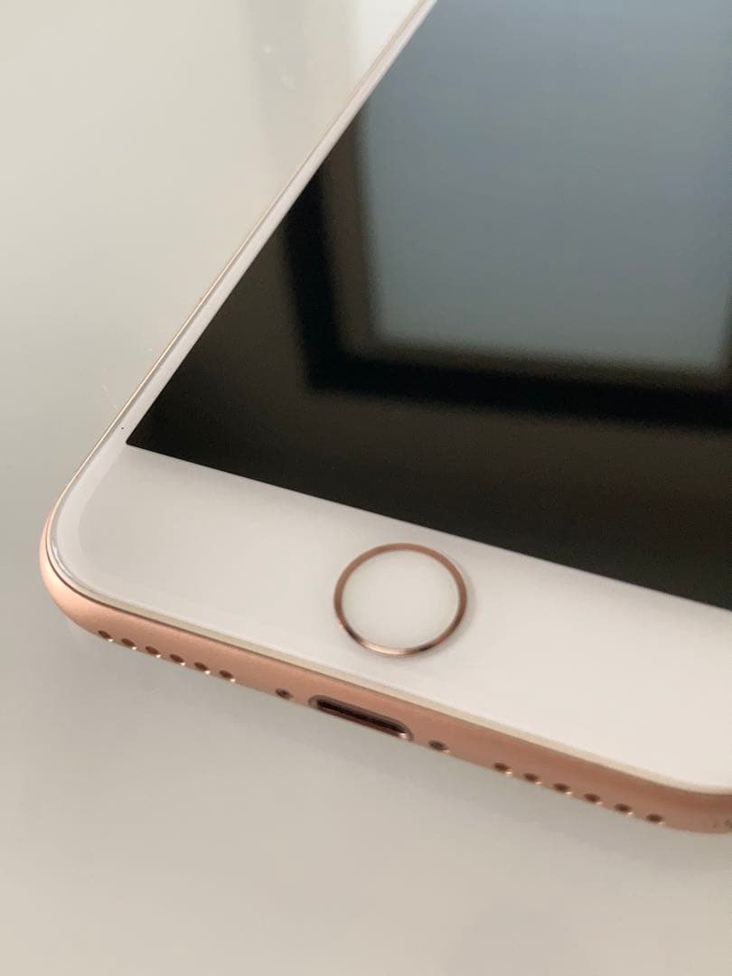 iPhone8　64GB　ゴールド美品