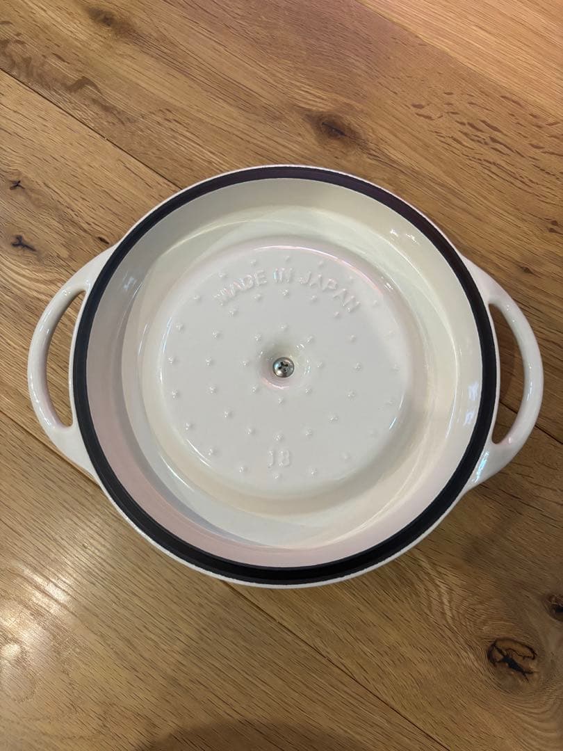 バーミキュラ　無水鍋　 オーブンポットラウンド　18cm 料理本付き