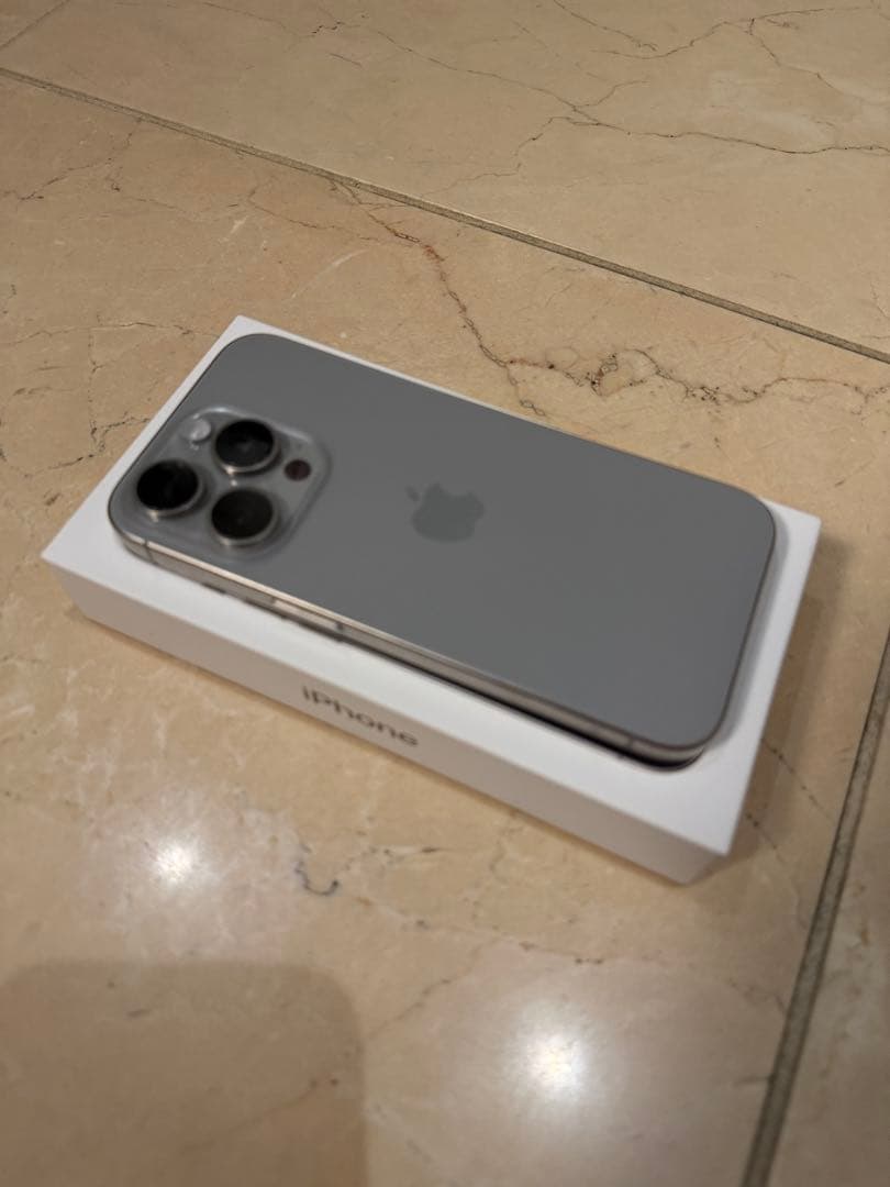 【大幅値下げ】Apple iPhone 15 Pro チタニウム 本体