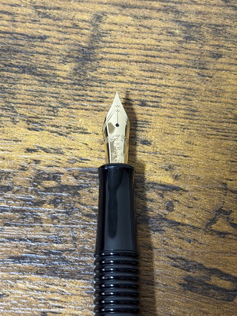 新品未使用　初期型　ギャザード　丸ニブ　14金　F プラチナ　万年筆　JIS刻印