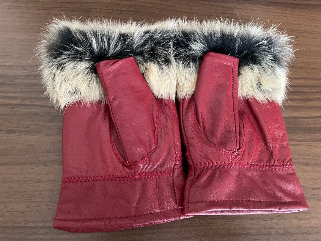 CHANEL 赤 レザー 手袋 ファー付き