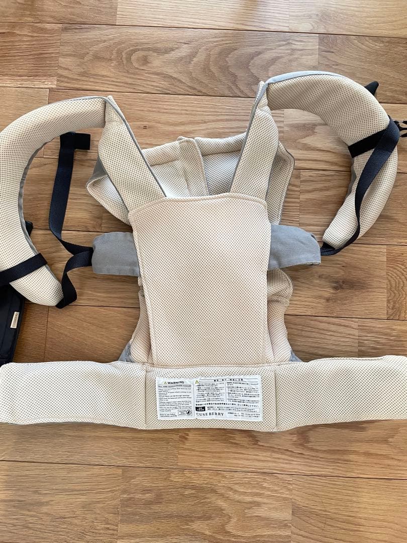 大幅値下げ キューズベリー 抱っこ紐 NICO グレージュ CUSE BERRY