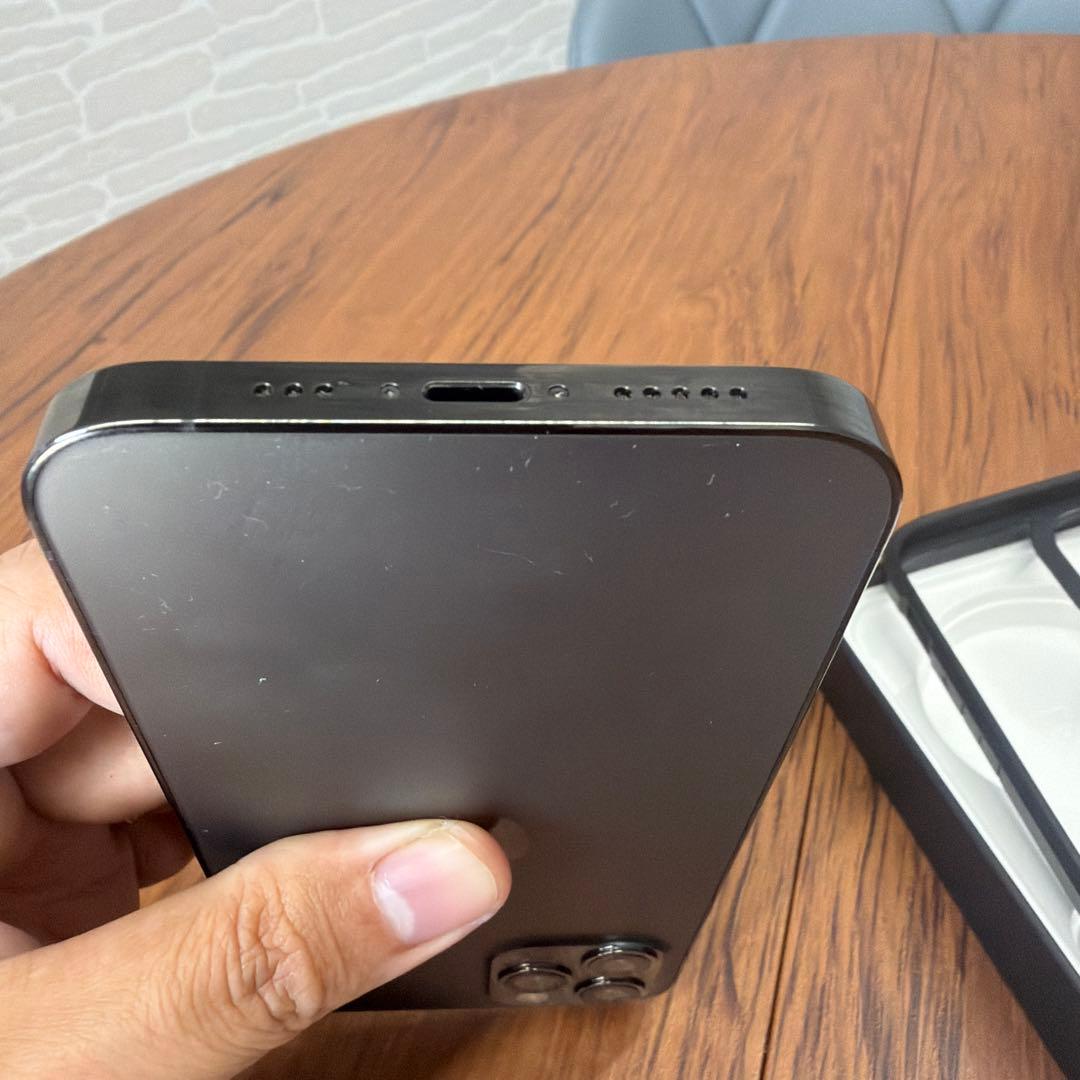 Apple iPhone 12Pro 256GB 本体　au