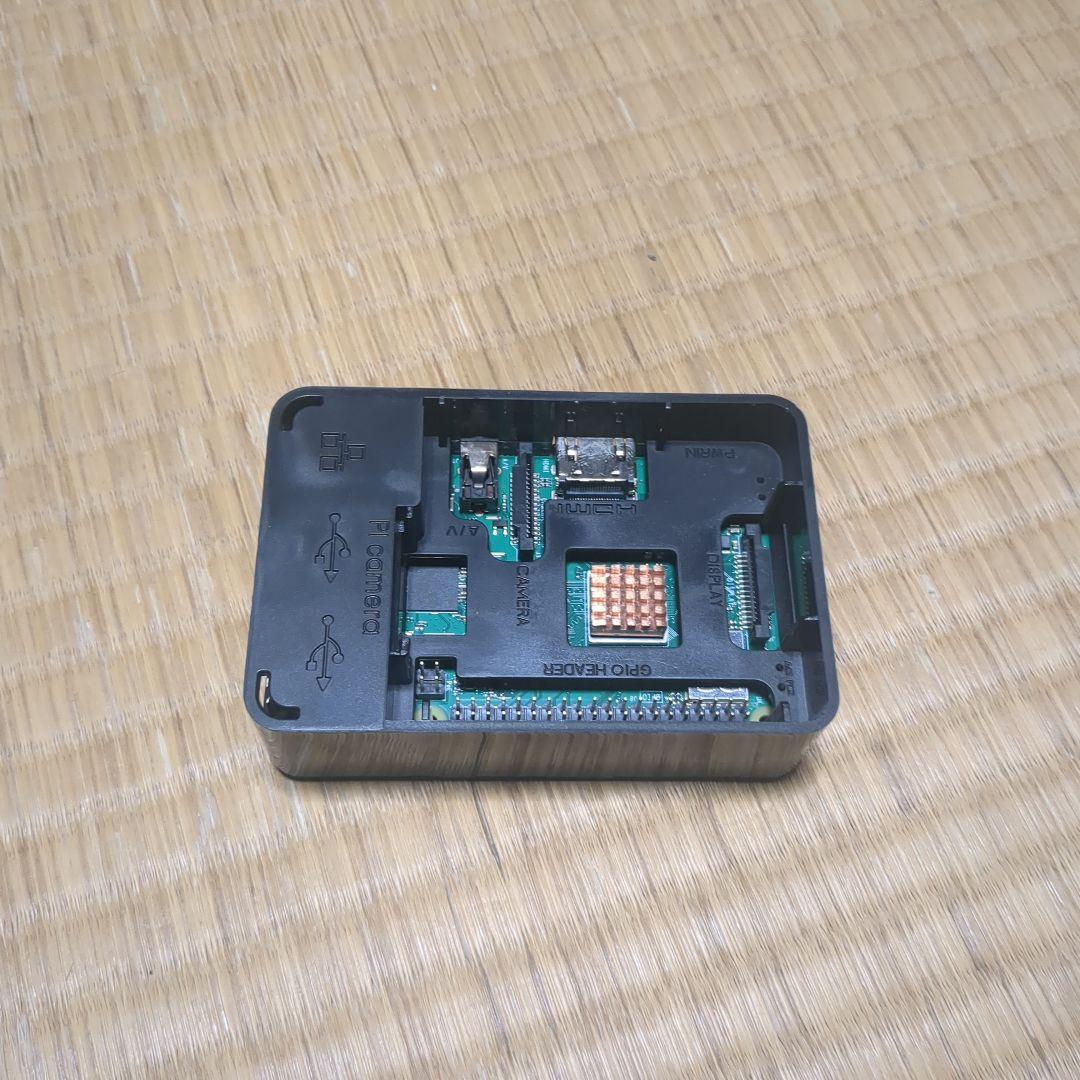 Raspberry Pi 3 Model B+ ケース、コード、メモリカード付き