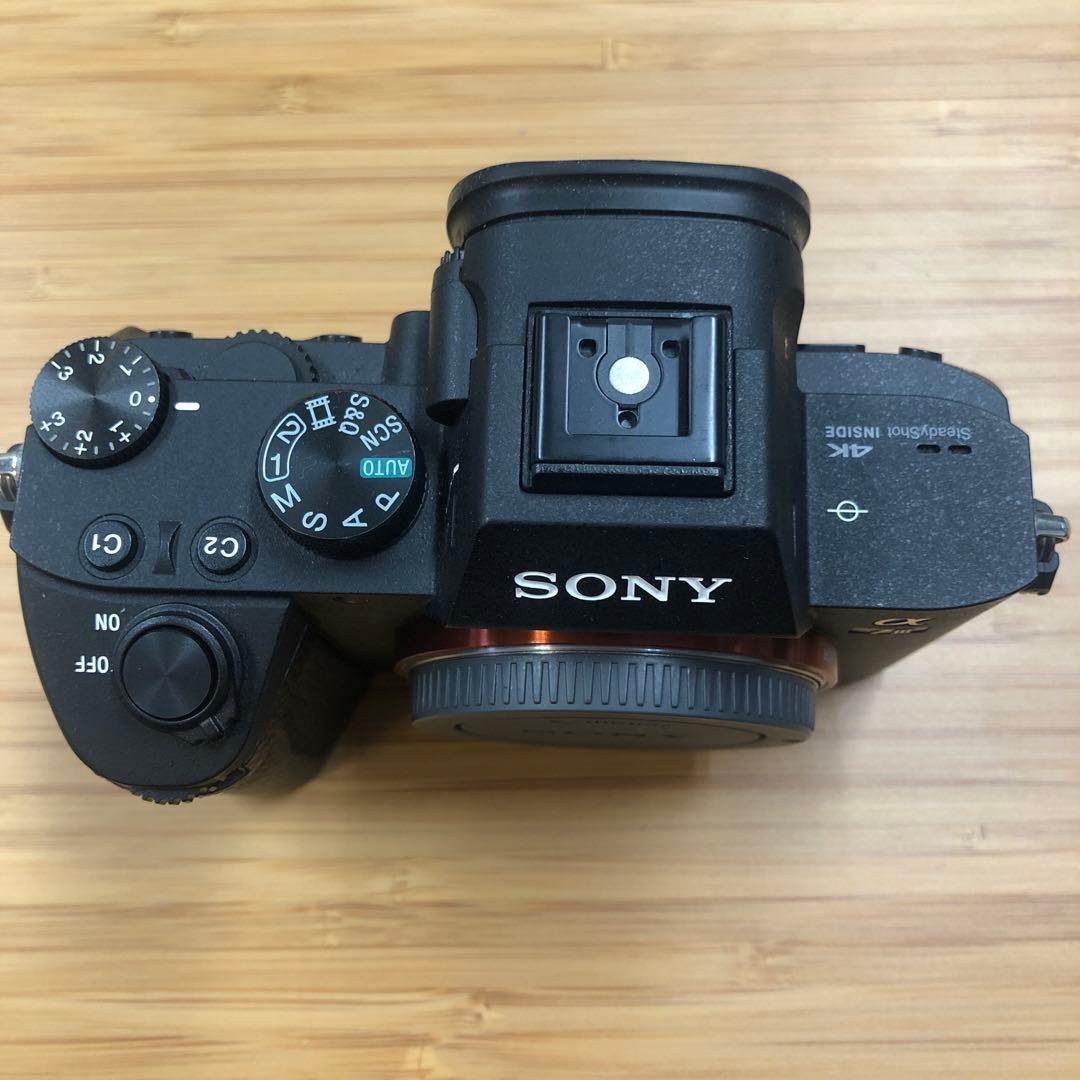 美品Sony α7 III ミラーレスカメラILCE-7M3シャッター1574回