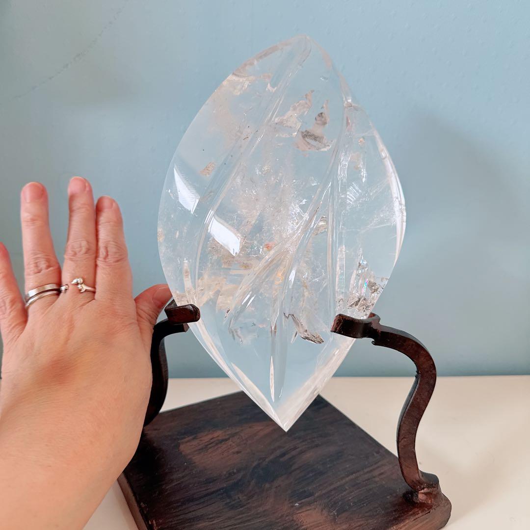 天然水晶★アーモンド型オブジェ★透明水晶★レインボー入り★台座付き★天然石★置物