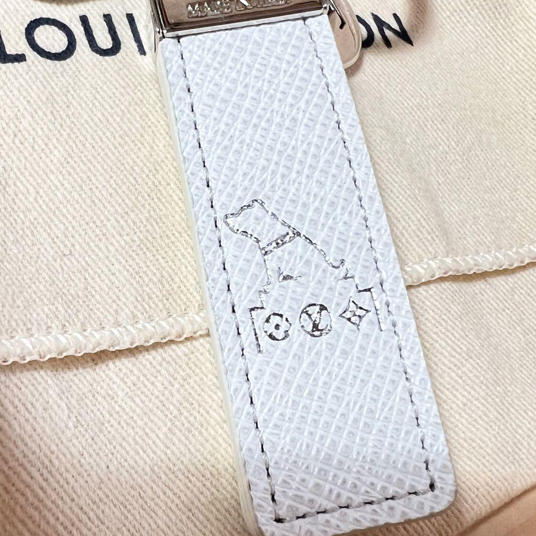 ルイヴィトン　キーホルダー　渋谷店限定　ハチ公焼印　ネオLVクラブ　M01347