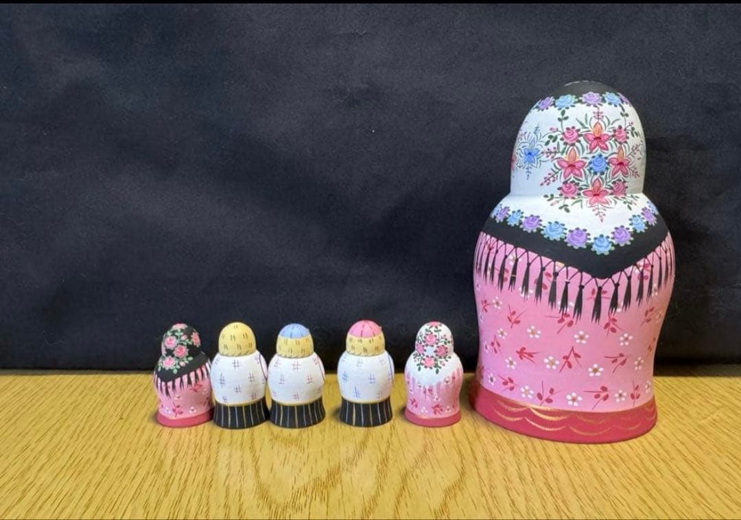 セール❗️ロシア　アーティスト　ダリア　ミッチィナ作品。マトリョーシカ。6体。