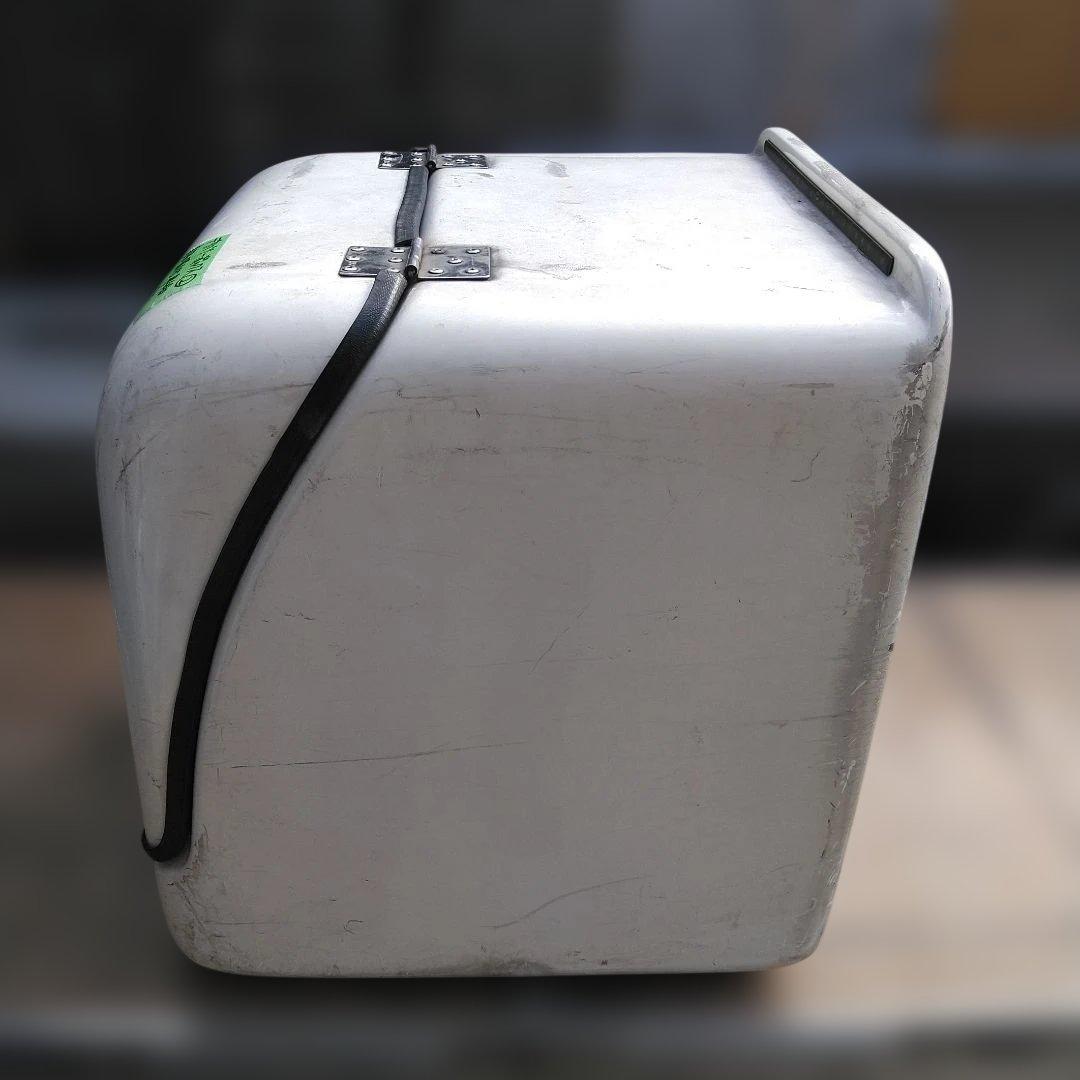 ②メーカー不明デリバリーボックス/補修ベース