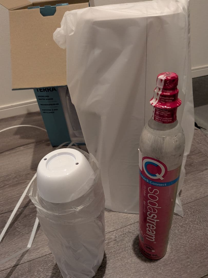 【新品未使用】sodastream TERRA 炭酸水メーカー　セット売り